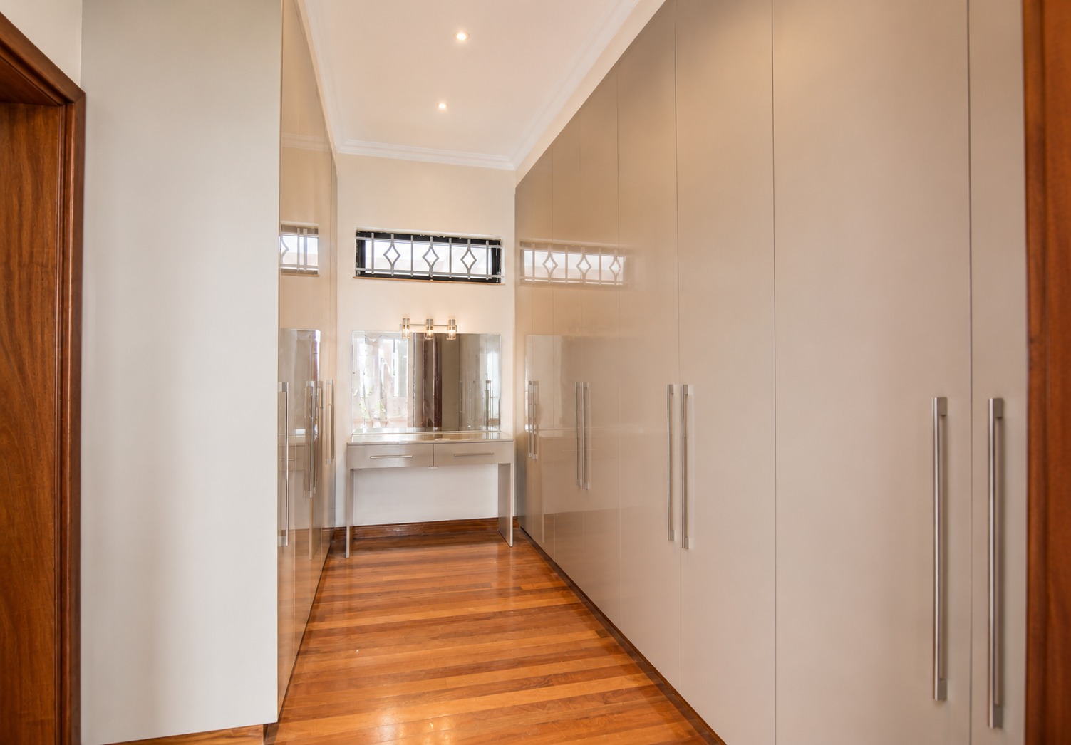 Karen Walk in Closet | Wardrobe Design