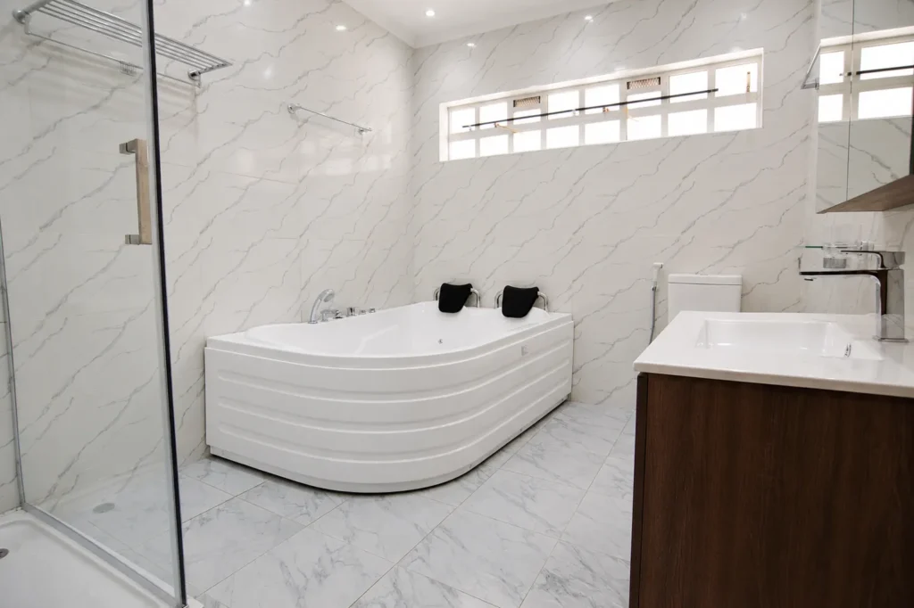 Baringo bathroom remodel by Dezine Point, photo 7